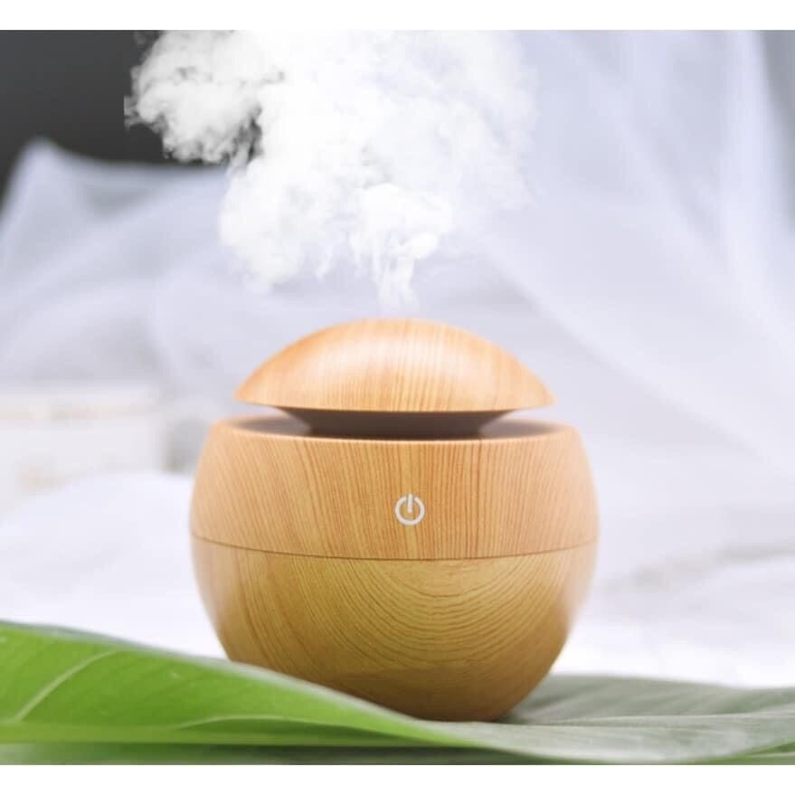 Đèn xông tinh dầu vân gỗ cao cấp phun sương chống muỗi