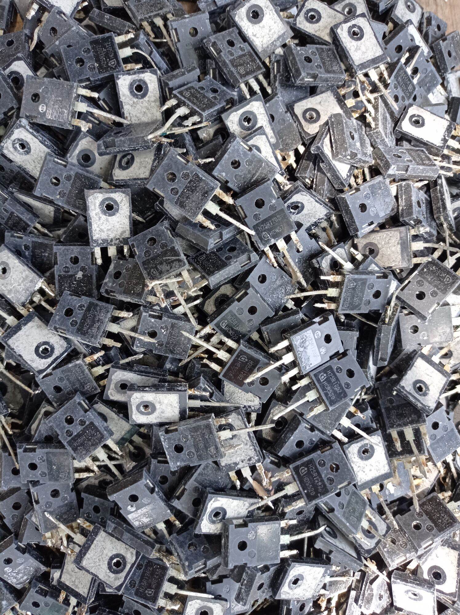 sò bếp từ H25R1202 tháo máy