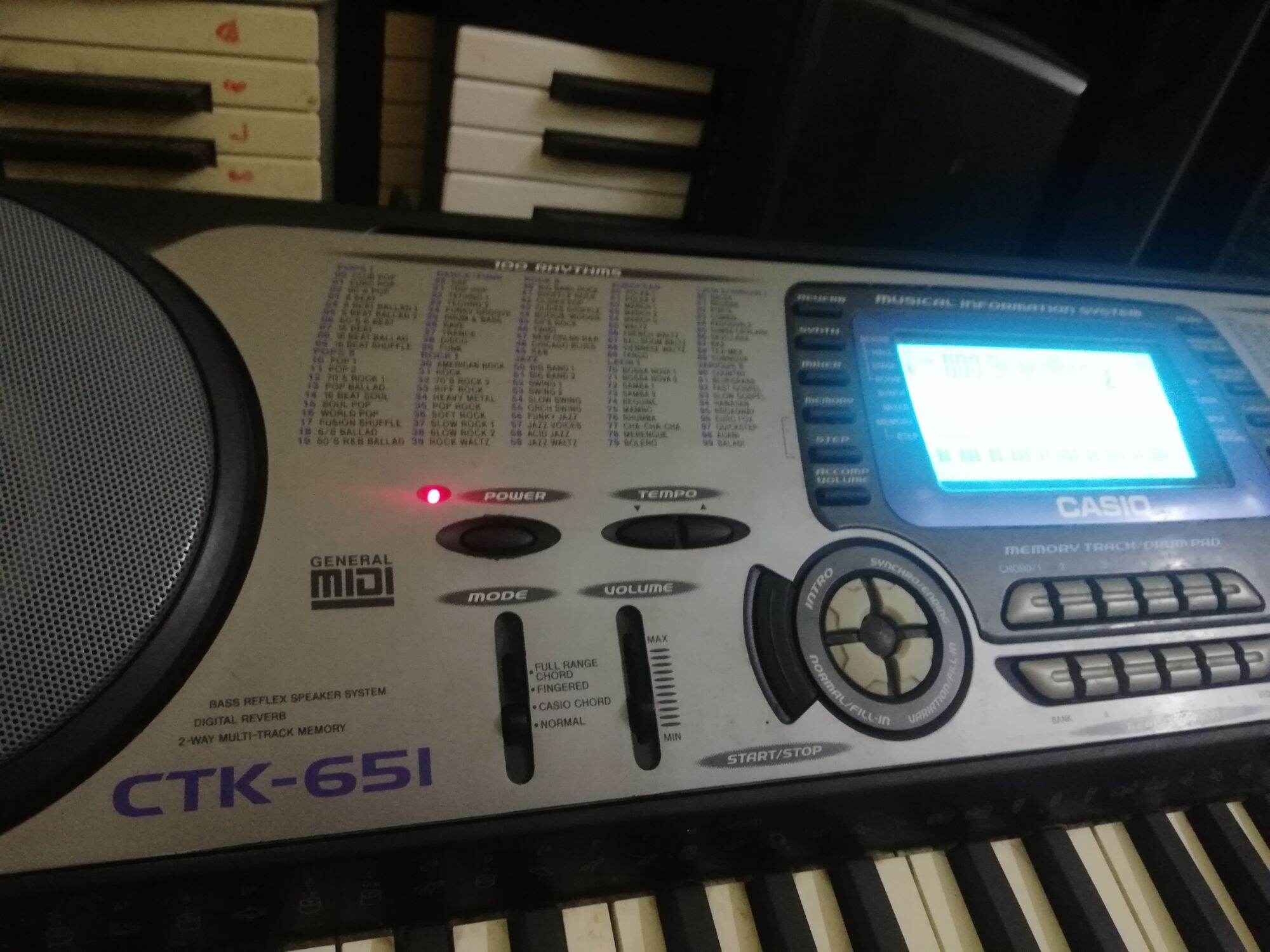 Đàn organ Casio CTK 651