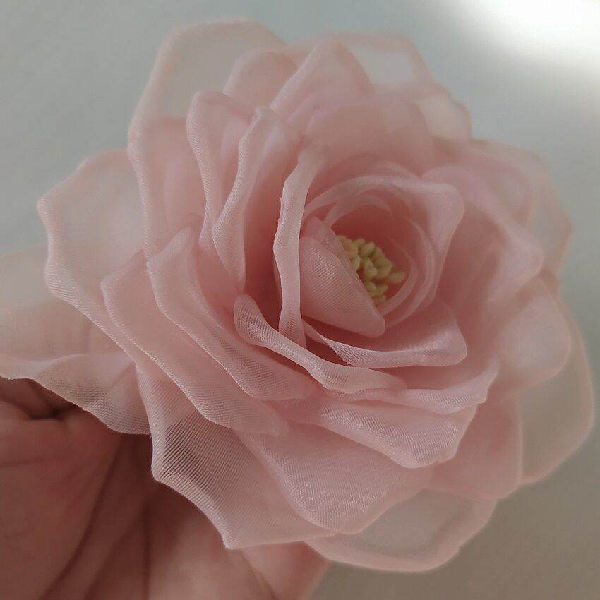 Hoa cài áo Canto handmade màu hồng