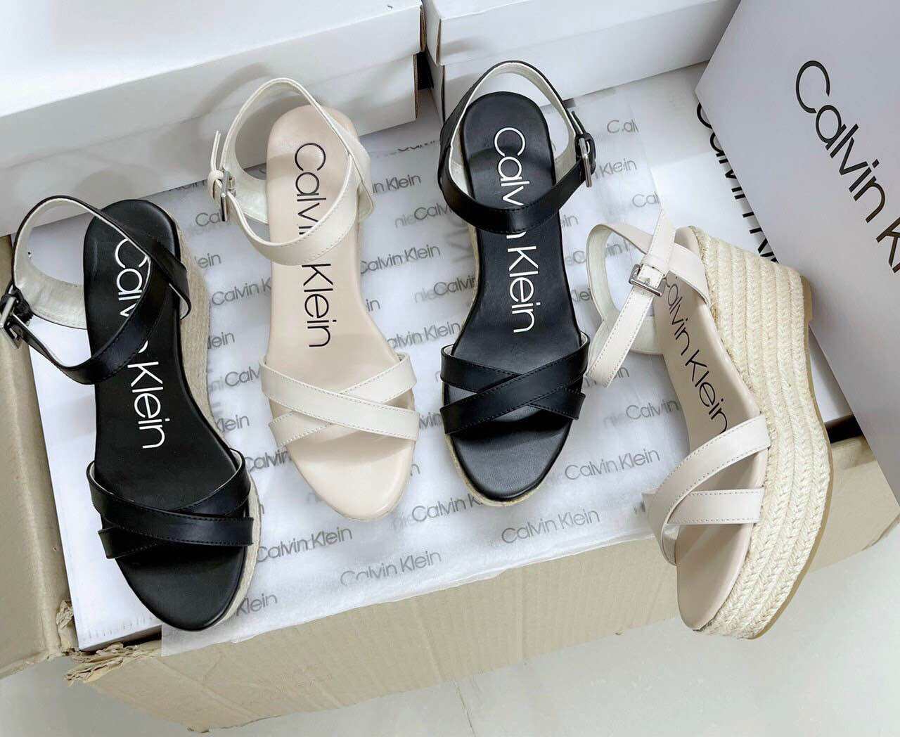 Giày sandal đế xuồng cói hiệu Calvin Klein