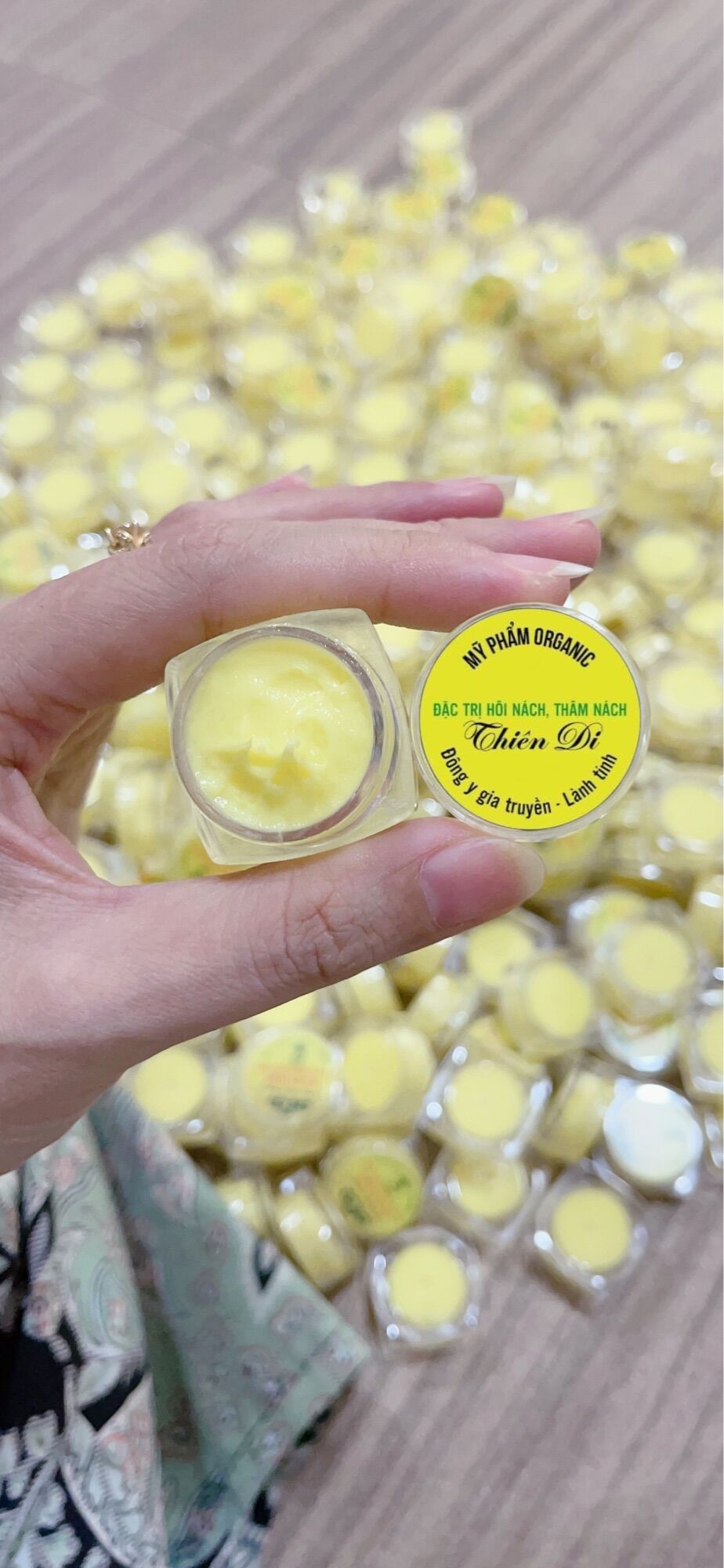 KEM KHỬ THÂM NÁCH TRIỆT MÙI HÔI NÁCH DƯỠNG TRẮNG THIÊN DI HỦ NHỎ 8 GR