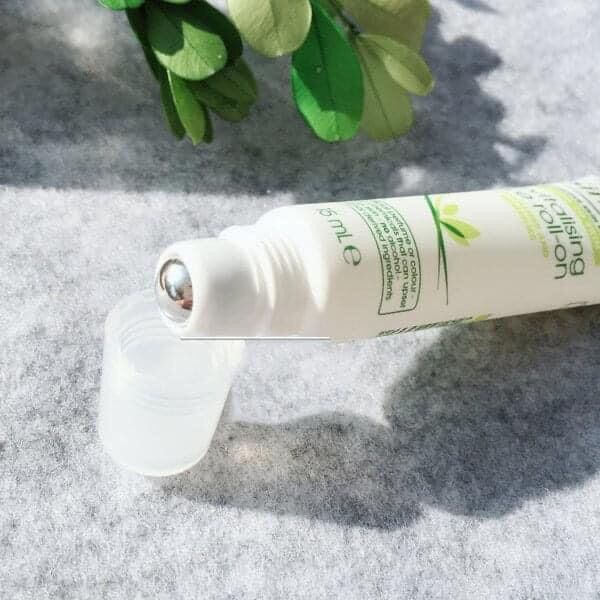 🐼LĂN XOÁ THÂM MẮT SIMPLE KIND REVITALISING EYE ROLL-ON 15ML🐼