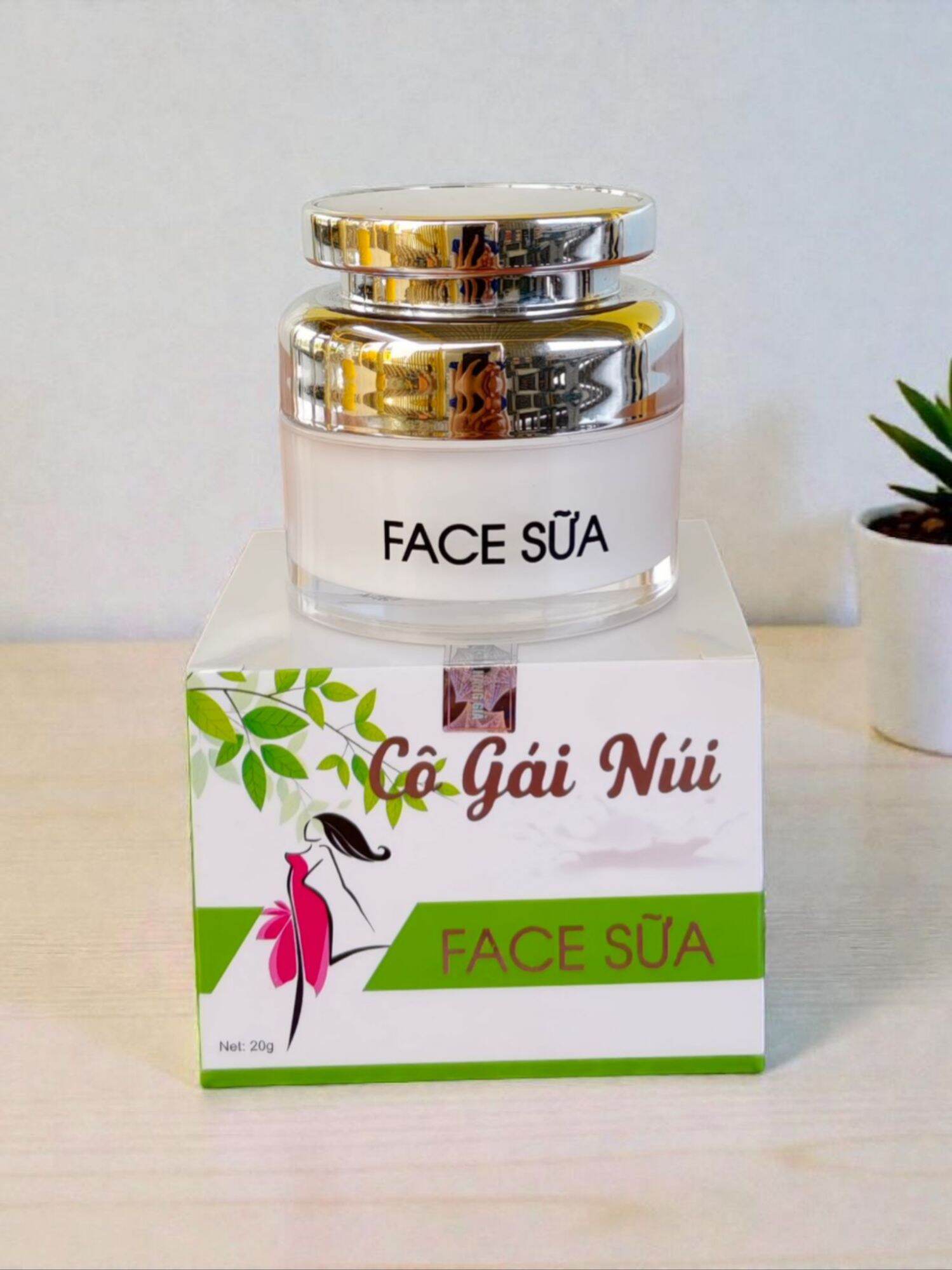 Kem FACE SỮA Cô gái núi