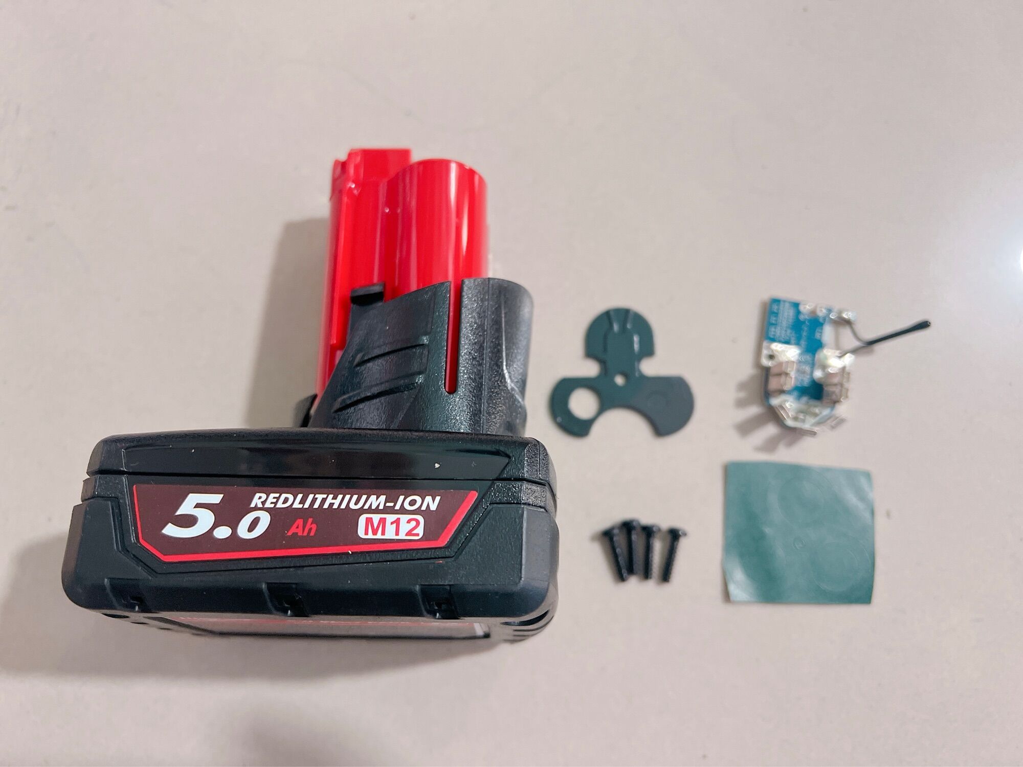 vỏ mạch pin Milwaukee 12v