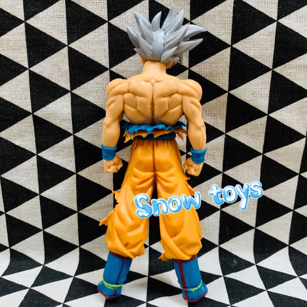 Figure Super Ultra Instinct Goku  23cm  Taki Shop