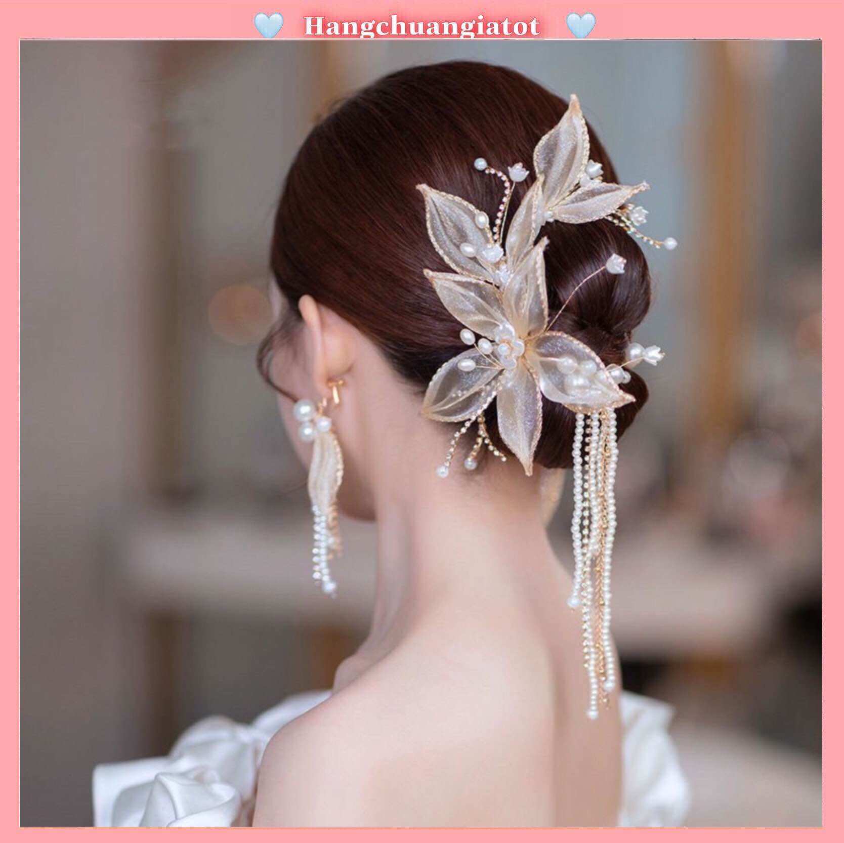 Kẹp tóc hoa phối ngọc xinh xắn make up dự tiệc