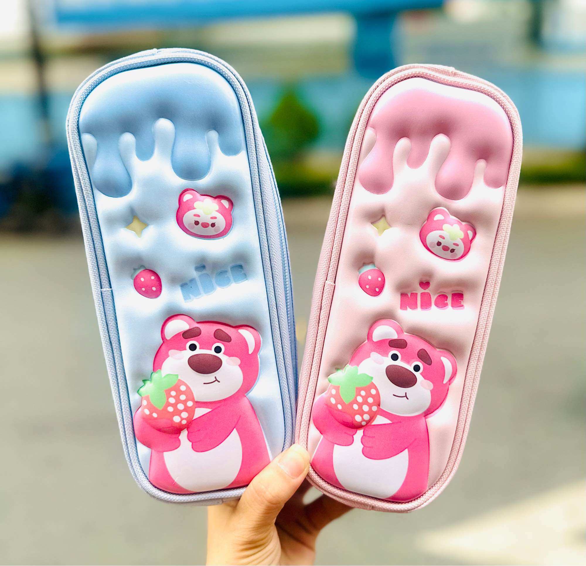Hộp bút, bóp viết vải in hình gấu dâu lotso 3d mẫu mới siêu xinh