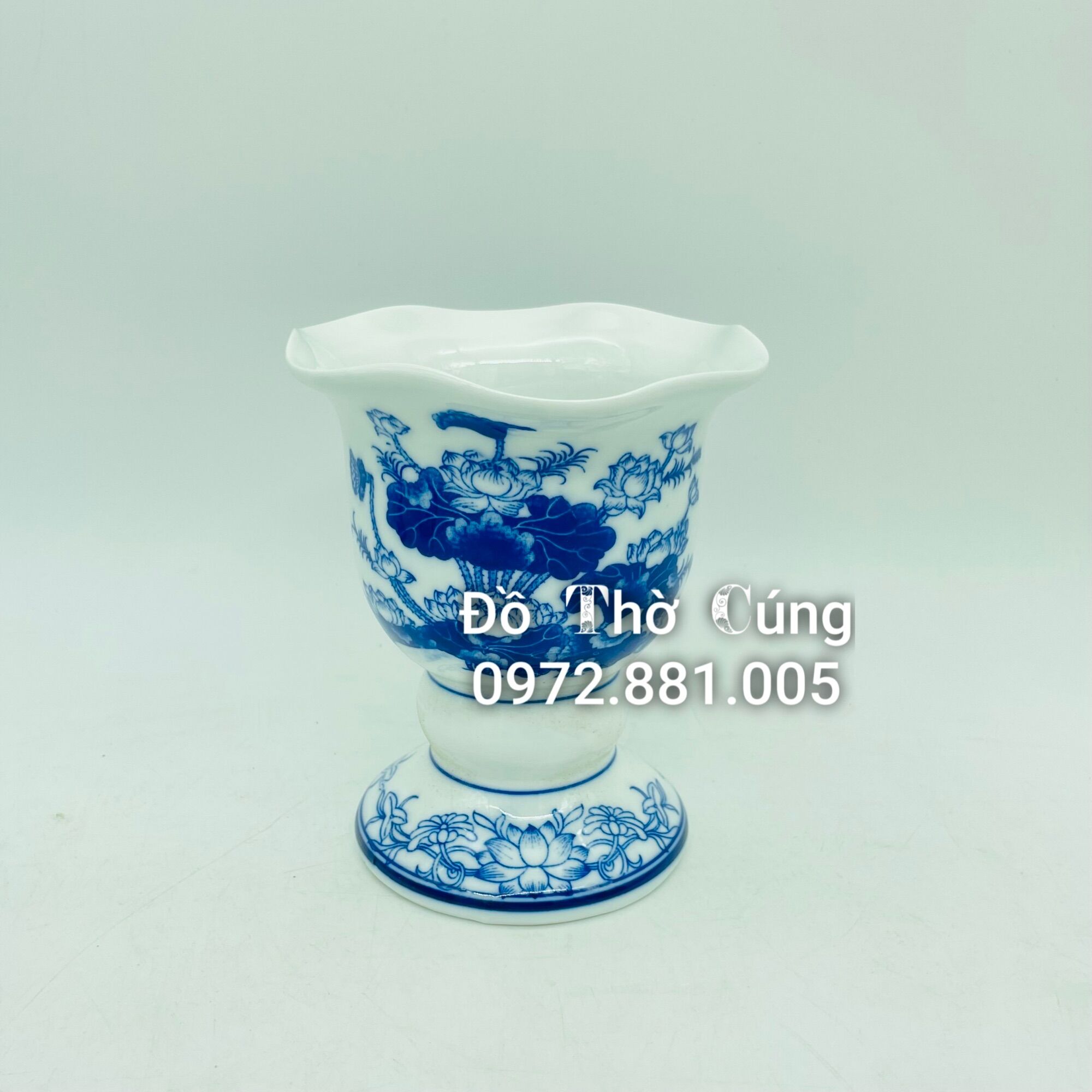 Ly đựng quả phật thủ sứ men lam