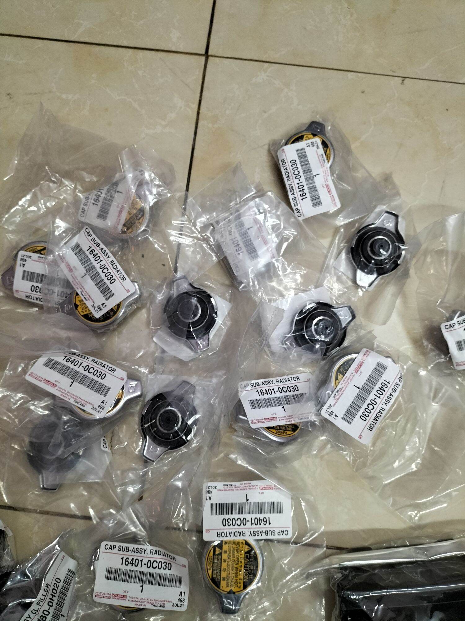 nắp két nước Toyota Fortuner, Innova, Vios, Atis