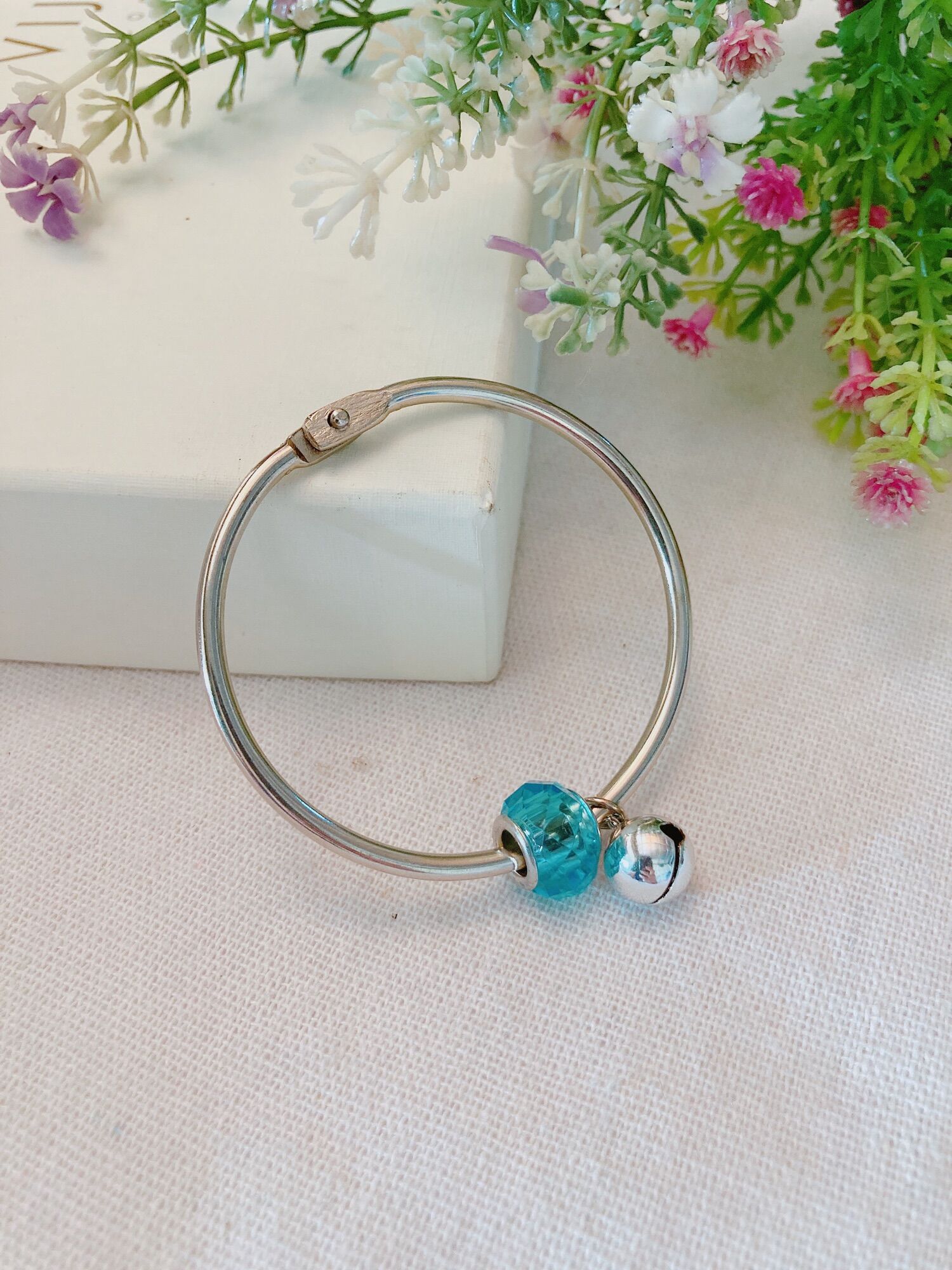 Kiềng tay 55mm charm đủ màu sắc
