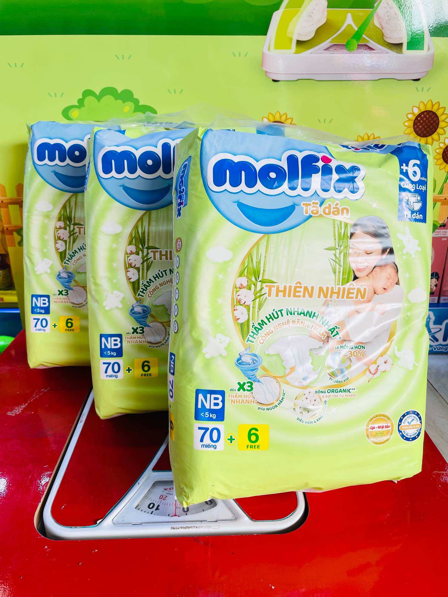 Tã dán sơ sinh molfix thiên nhiên xs70+6