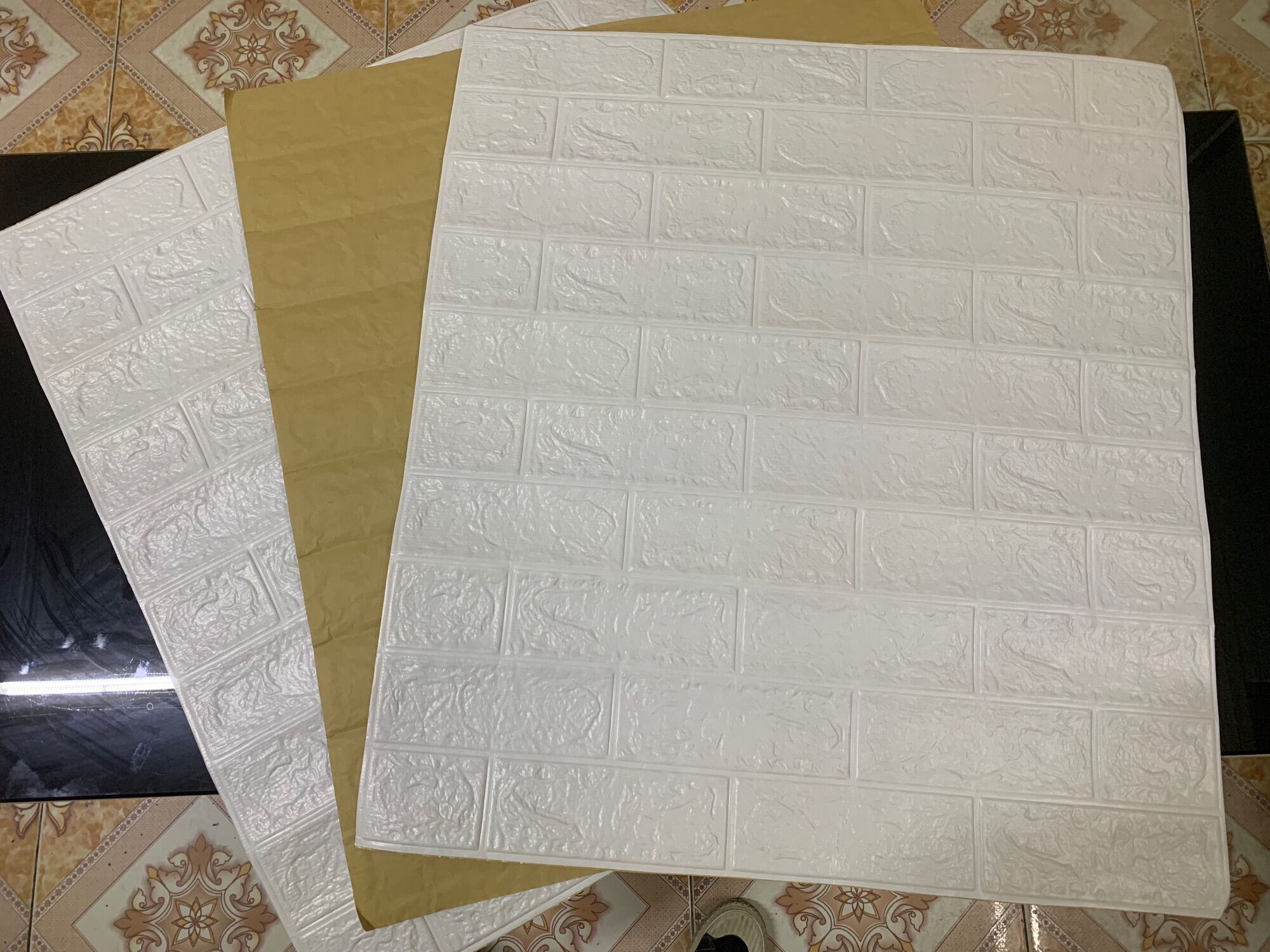 Xốp dán tường 3D Giả Gạch kích thước 70x77cm