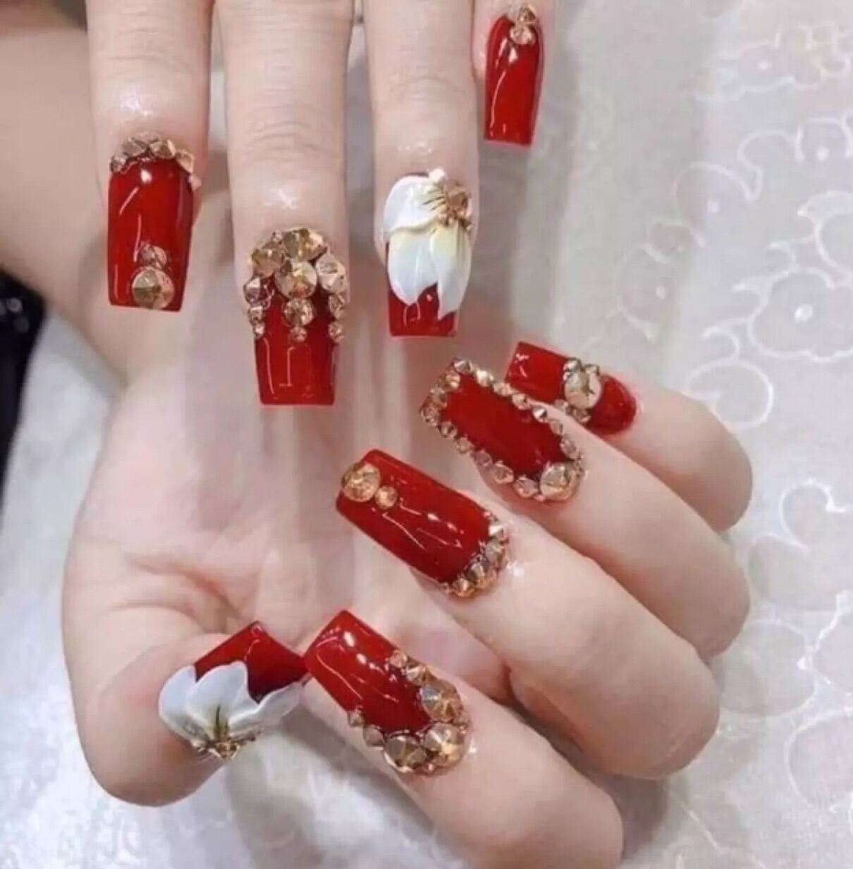 Nail Thiết Kế - Bộ 24 Móng Đủ Size Từ To - Nhỏ - Vừa Cho Mọi Kích Thước Tay Tặng Kèm Keo Và Dũa