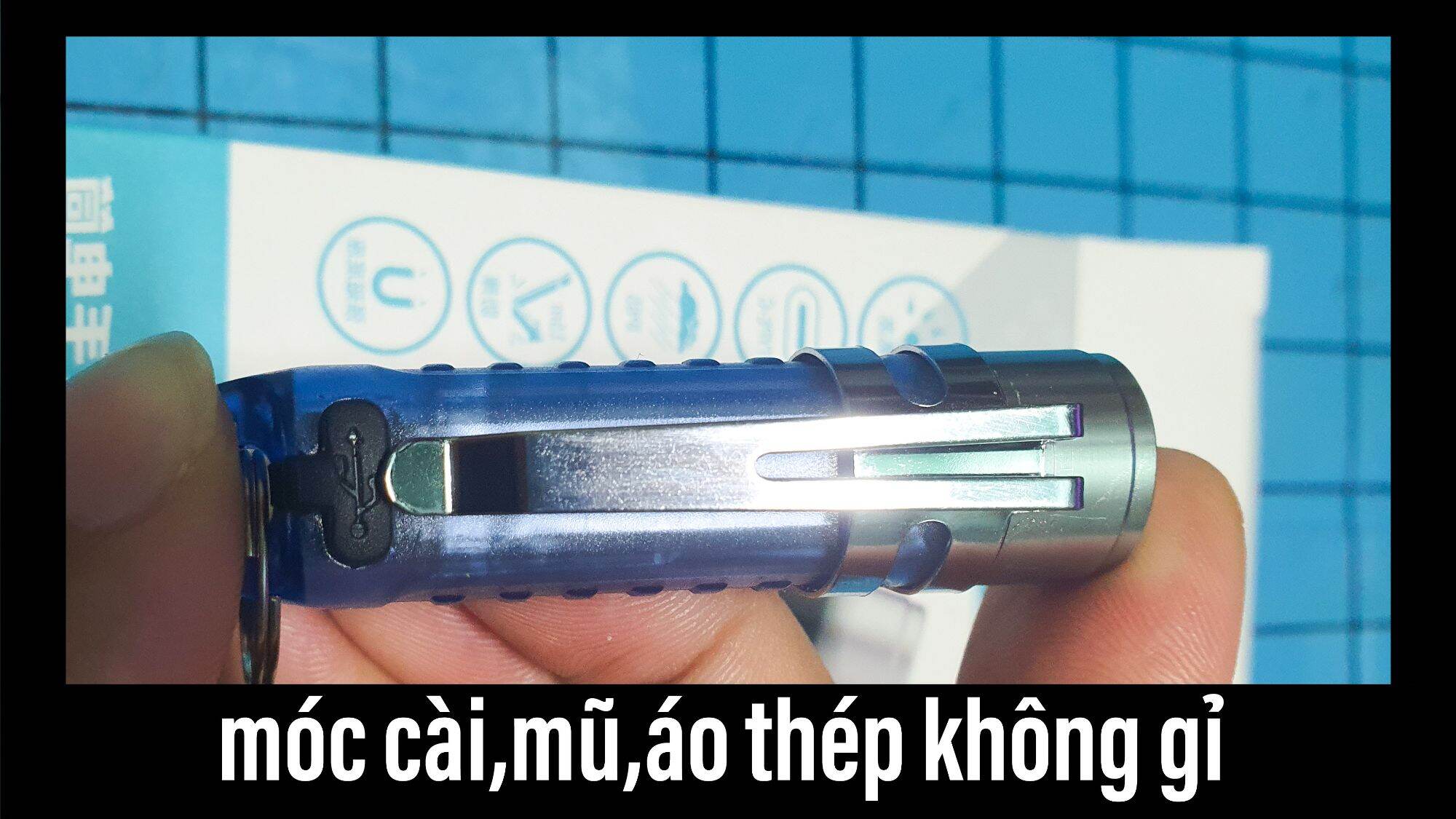 Đèn pin móc khóa mini đa năng 200 lumen kèm móc cài