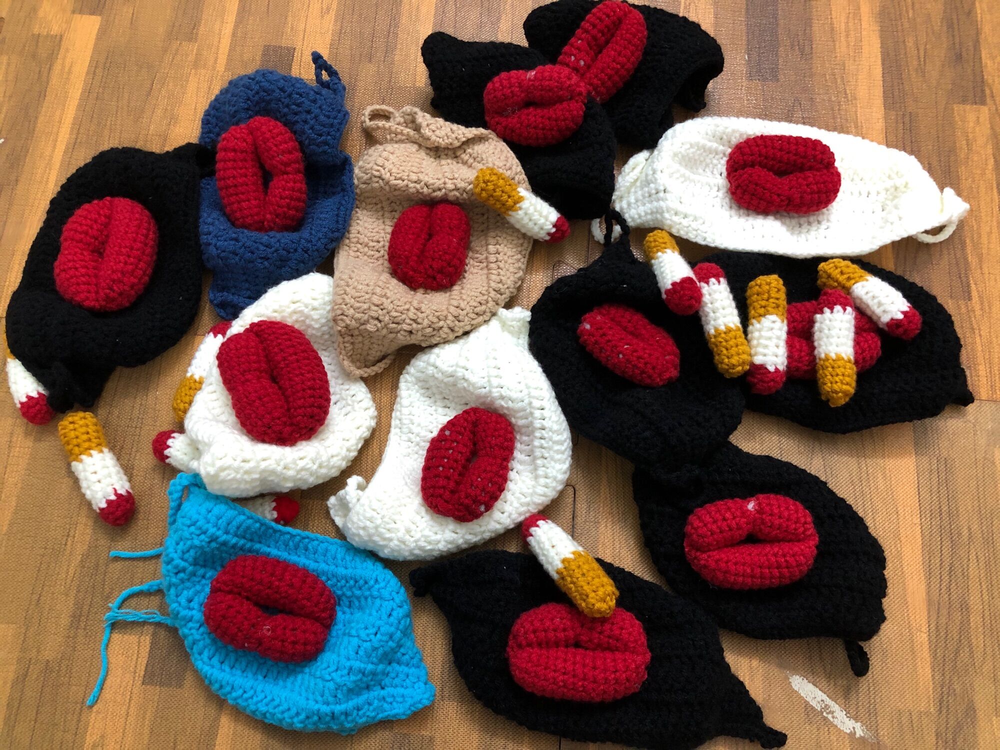 Khẩu trang handmade đôi môi (chọn màu)