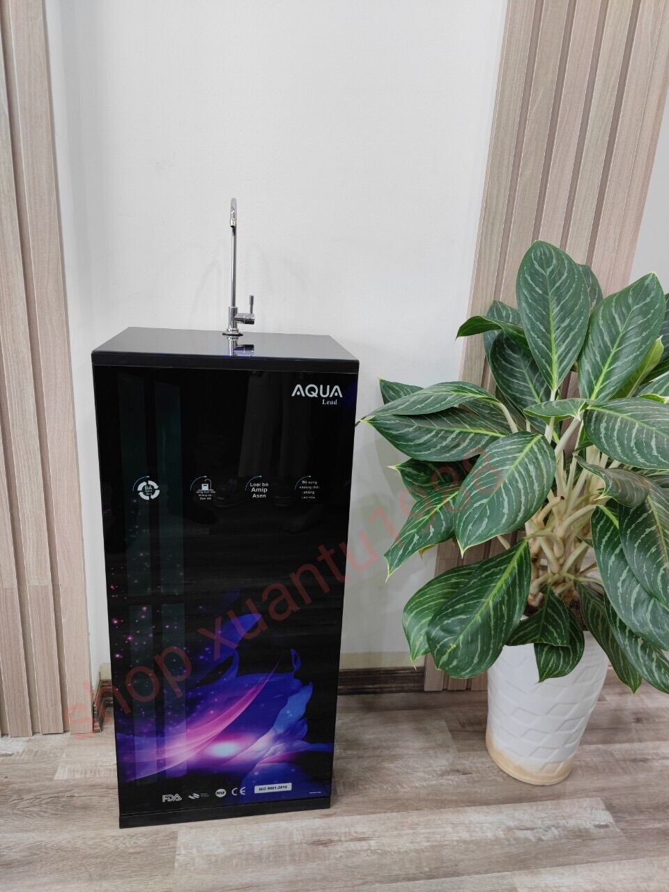 Máy lọc nước Aqua lead 10 cấp có tủ đèn uv