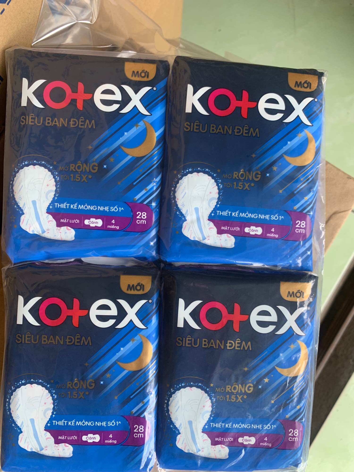 Băng vệ sinh Kotex siêu mỏng 28cm combo 8 gói x 4 miếng