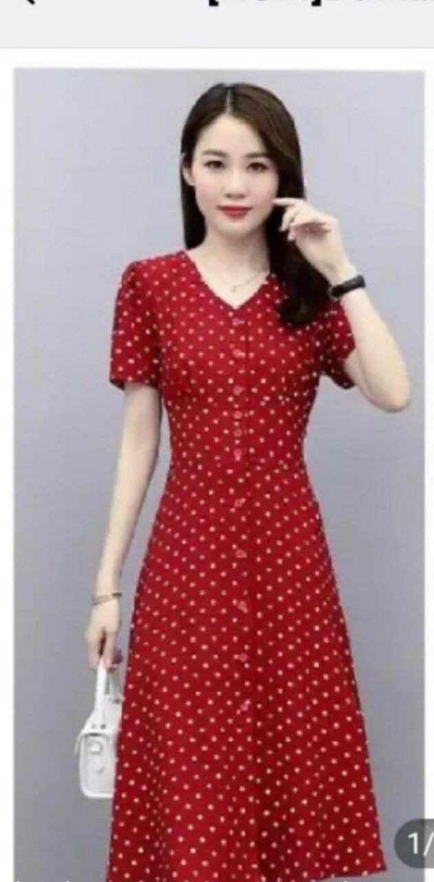 Đầm chấm bi cổ tim phối nút duyên dáng .Có size từ 38 đến 89 kg