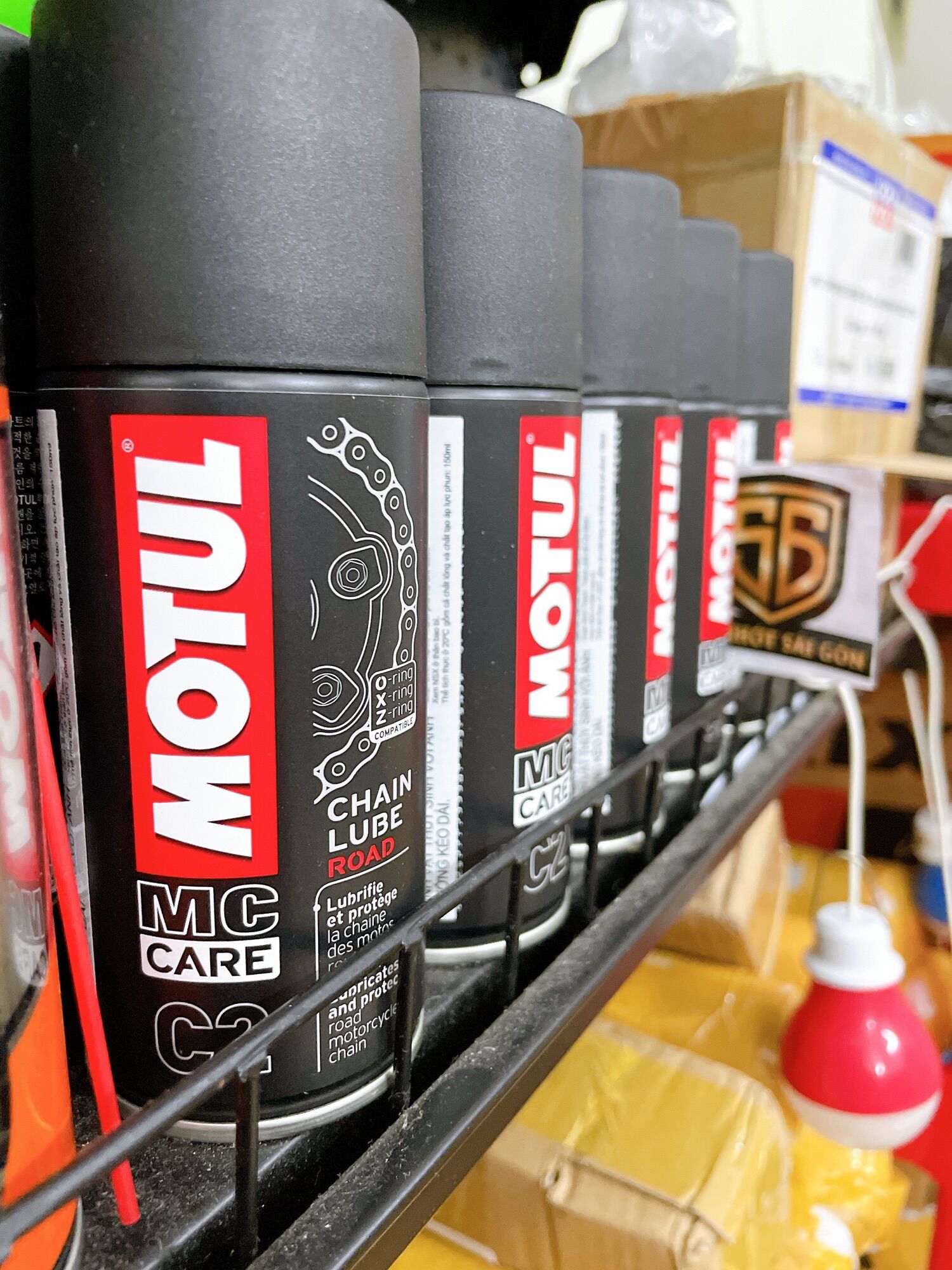 Chai xịt dưỡng sên Motul C2 150ml
