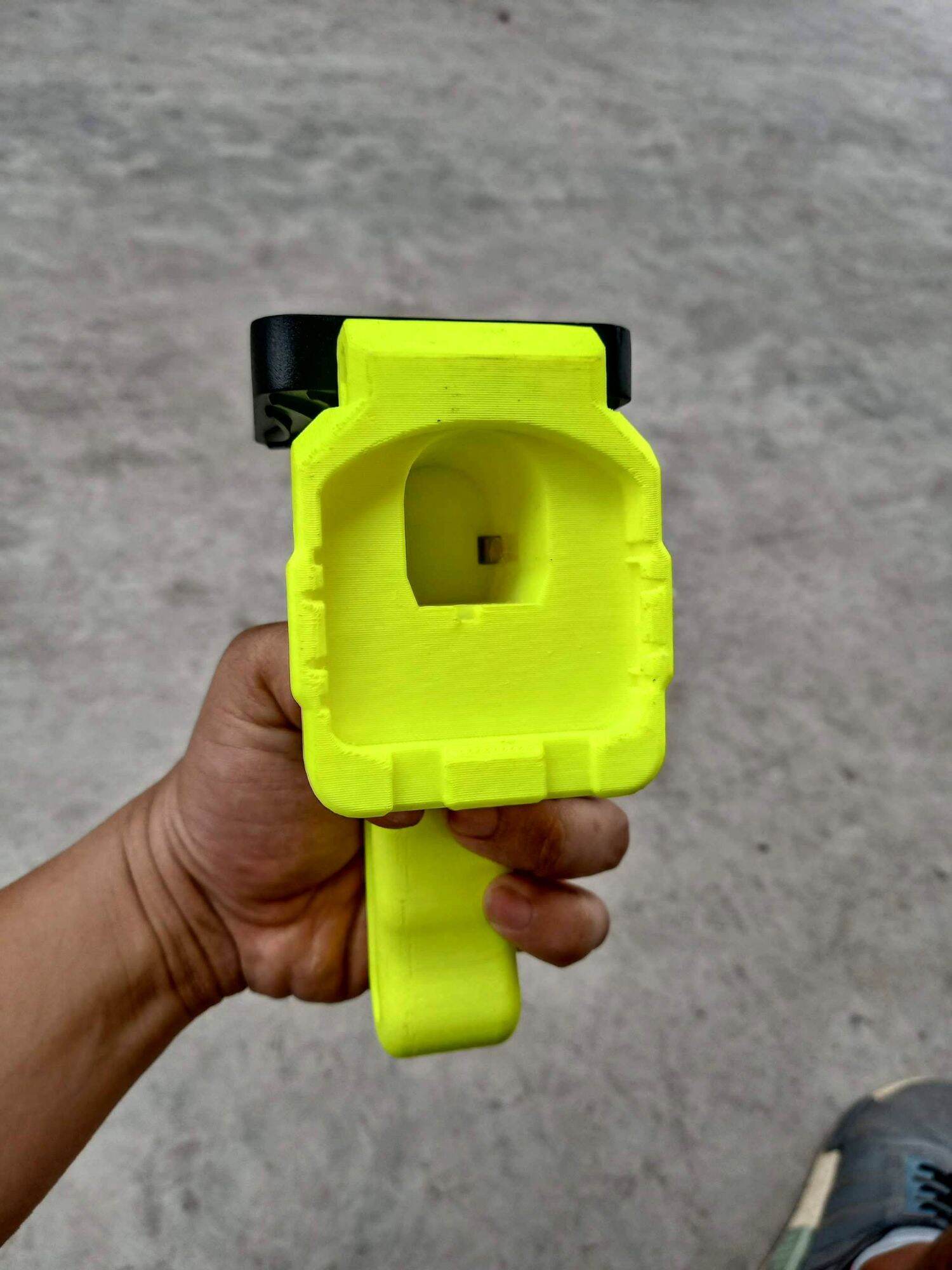 Đèn pin 18v ryobi