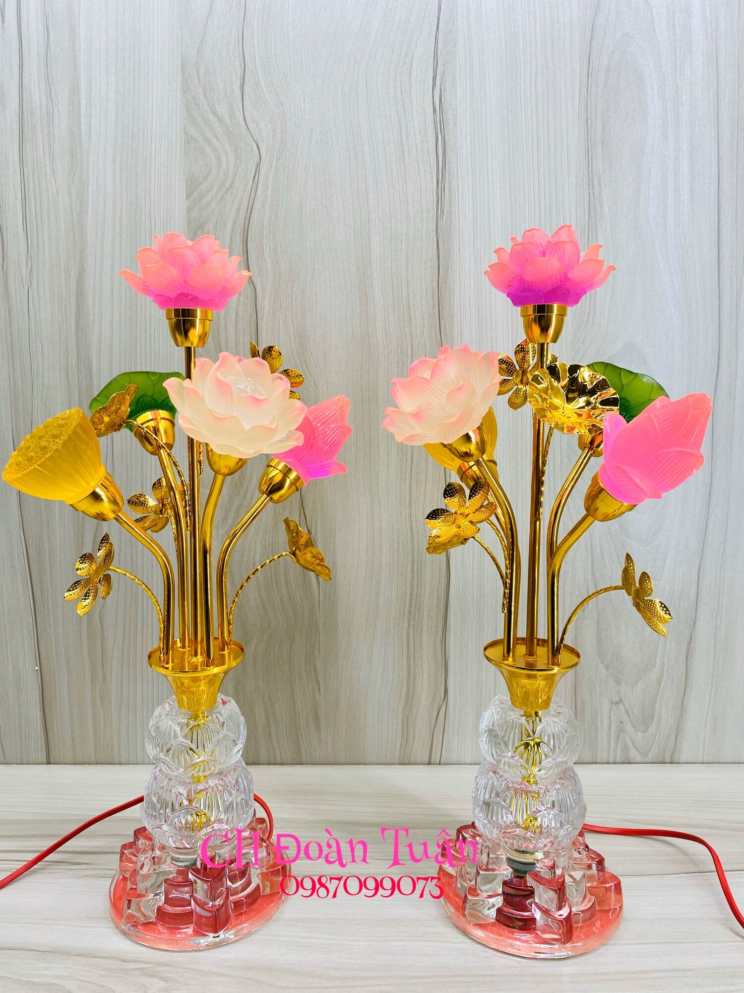 MỘT CẶP ĐÈN BÌNH BÔNG LƯU LY CAO CẤP