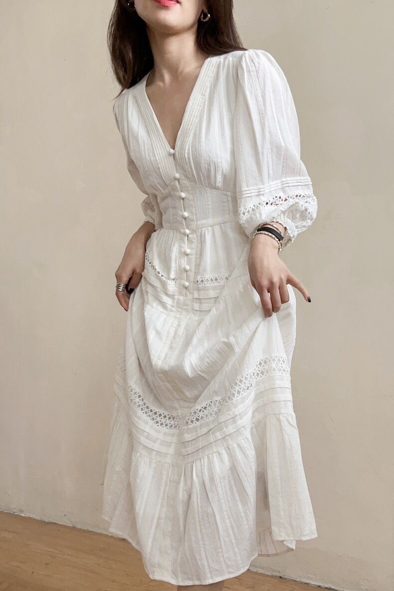 Maxi xô trắng tay phồng phối ren