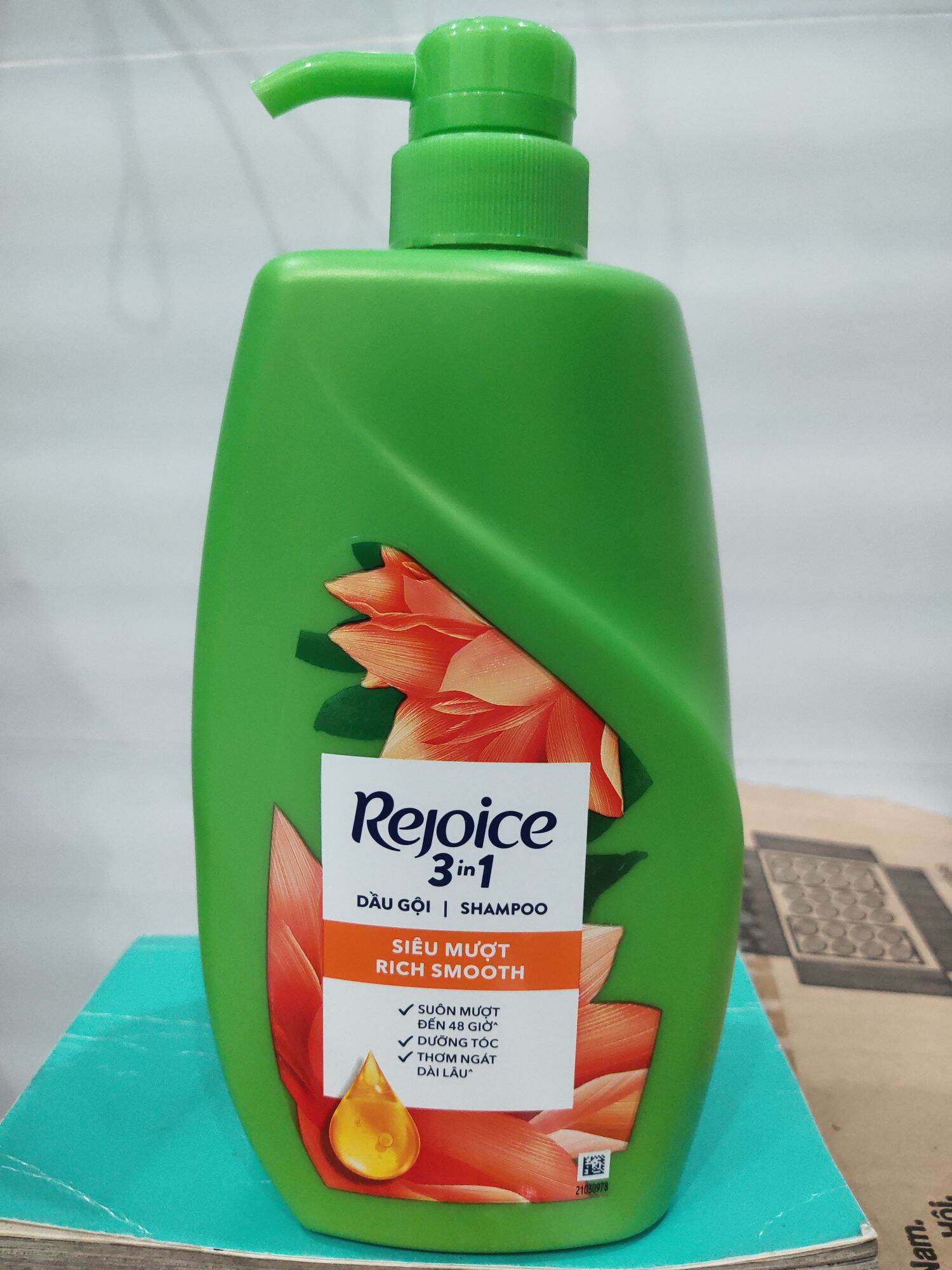 Dầu gội đầu Rejoice 3in1 900ml