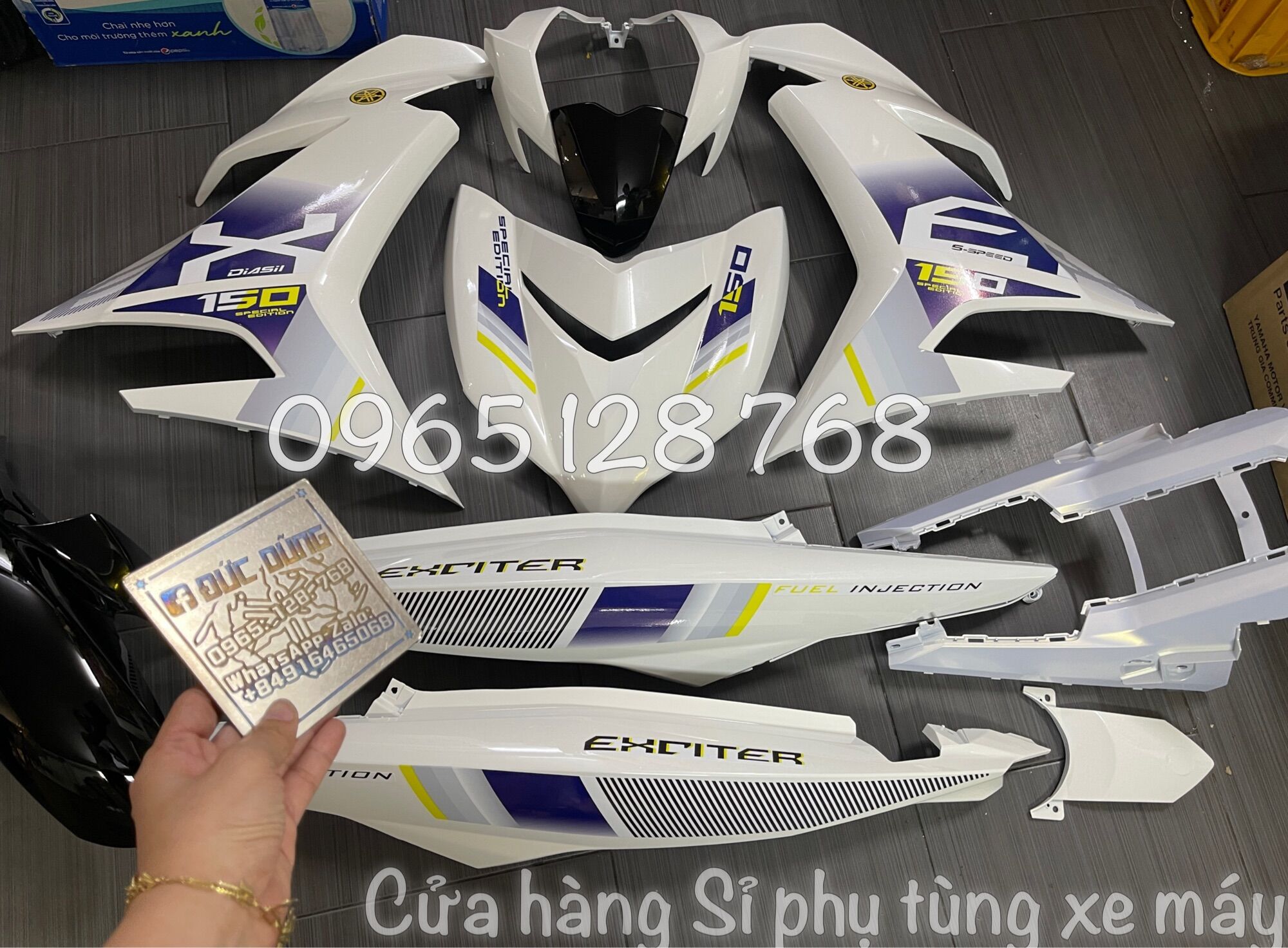 Dàn áo ex 150 trắng có tem