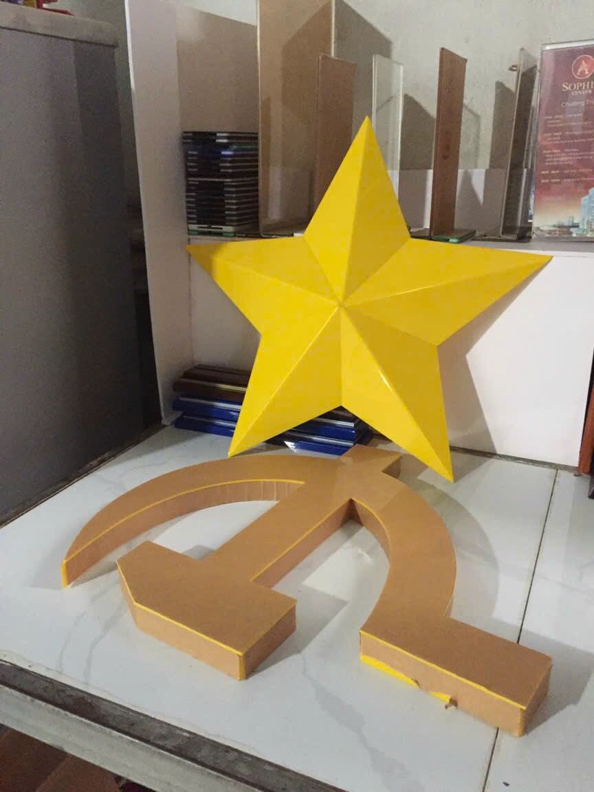 Bộ Ngôi sao búa liềm trong hội trường 45 cm, bộ Ngôi sao búa liềm bằng mica