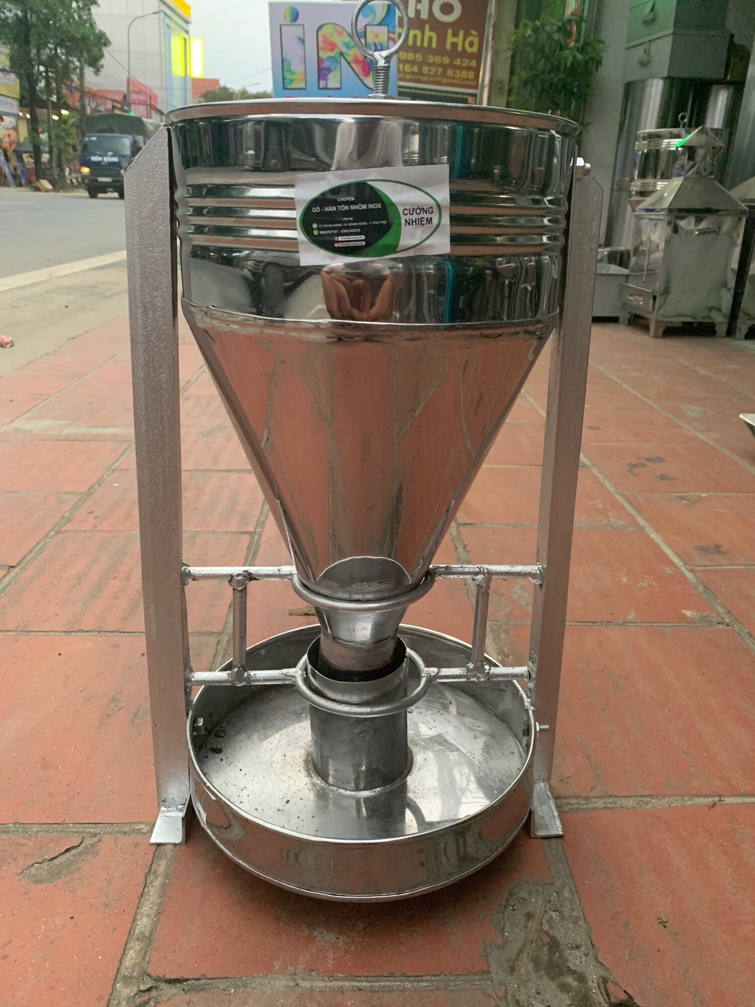 Máng cho lợn con / gà ăn thẳng đựng được 10kg cám