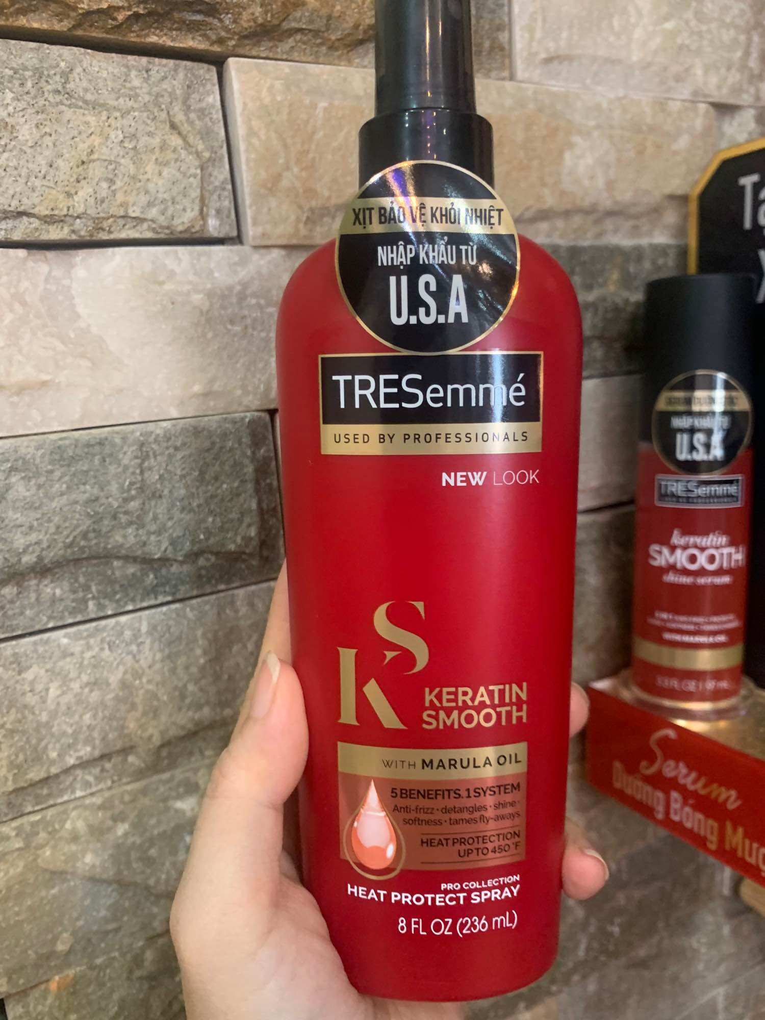 Xịt bảo vệ tóc khỏi nhiệt Tresemme Keratin Smooth
