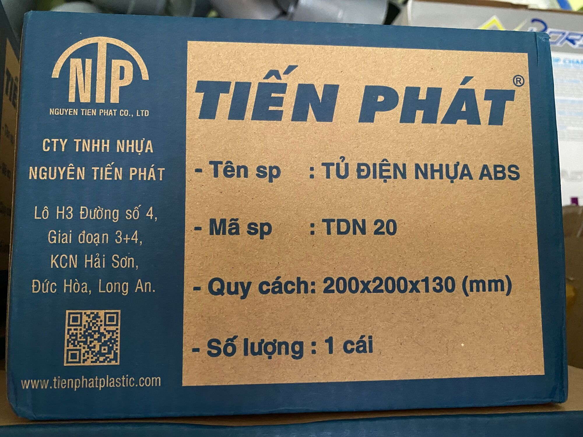 Tủ điện nhựa ABS ngoài trời – tủ điện lắp nổi Tiến Phát nhiều kích thước 200x200mm, 300x200mm