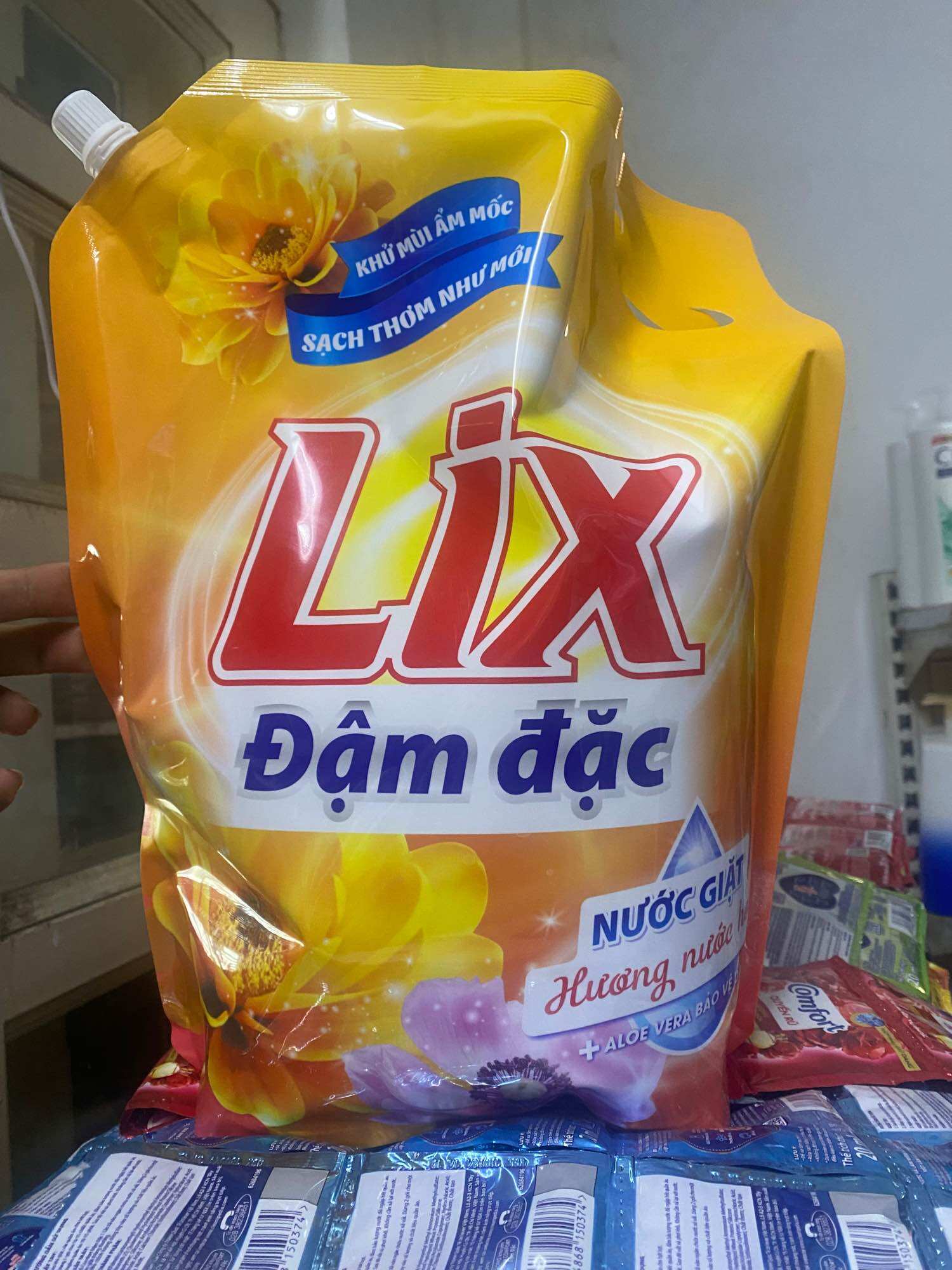 Túi nước giặt Lix đậm dặc hương nước hoa 3.2kg bảo vệ da tay sạch thơm như mới
