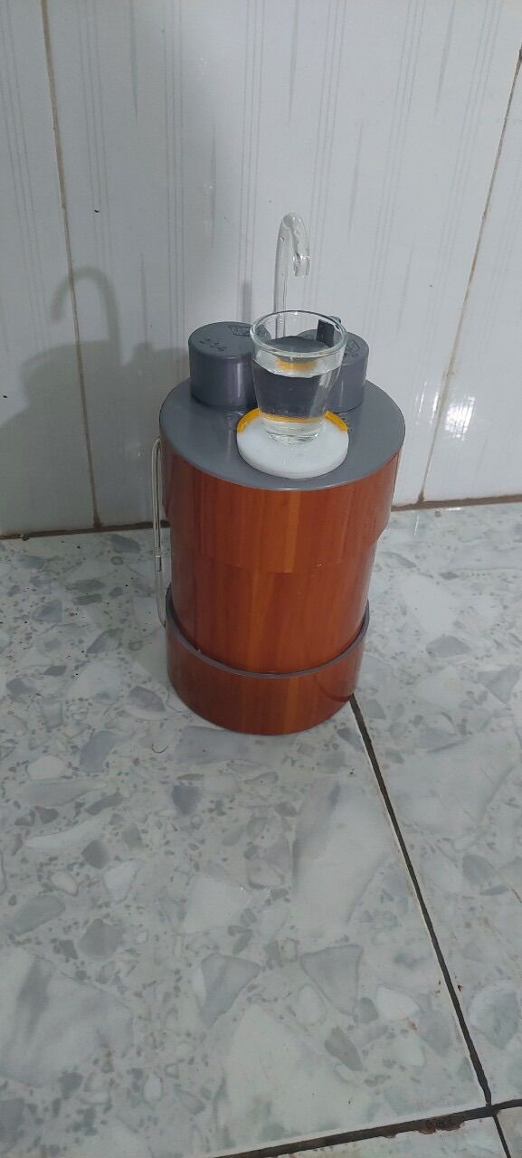 Bình rót rươu tự động không nút nhấn