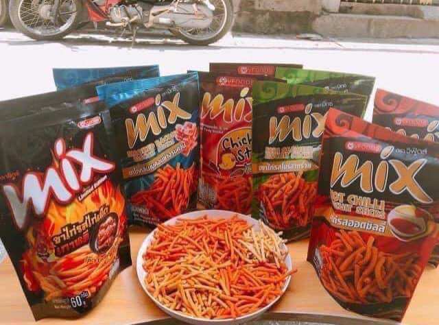 Túi 8 gói snack que bim bim Mix thái lan