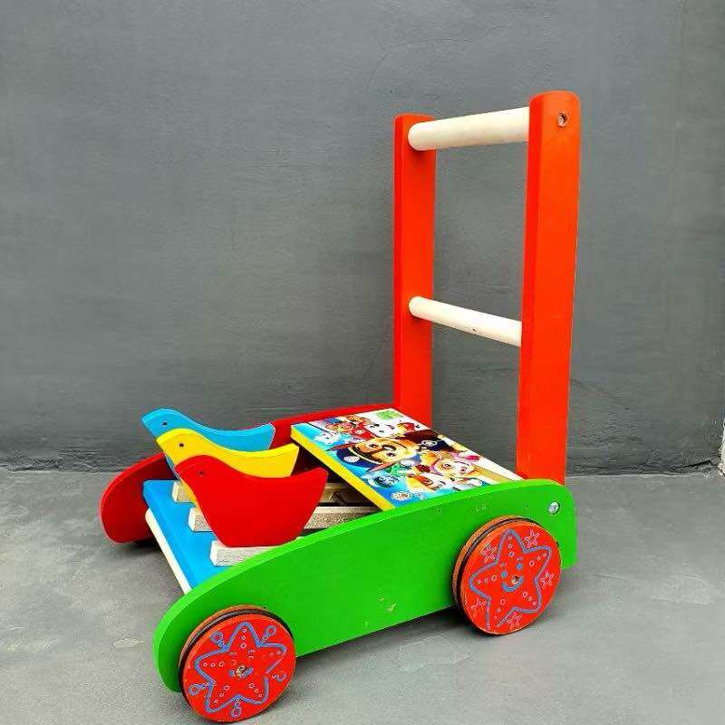 Xe tập đi gỗ cho bé hiệu EM BÉ VÀNG VIỆT NAM, LOGO CHÍNH HÃNG. 