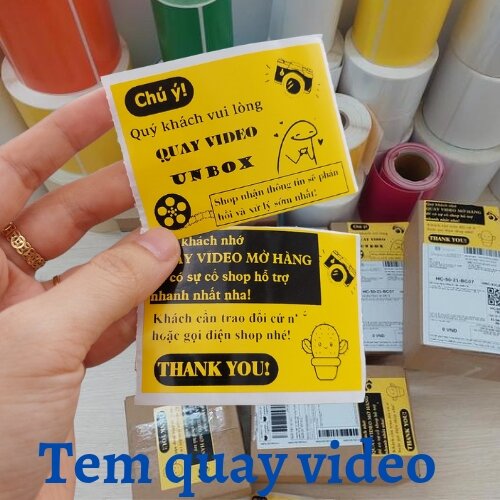 Tem dán QUAY VIDEO nhắc khách khi mở gói hàng, 50 tem màu vàng dán note quay video kích thước 7x5cm, nhận in theo yêu cầu