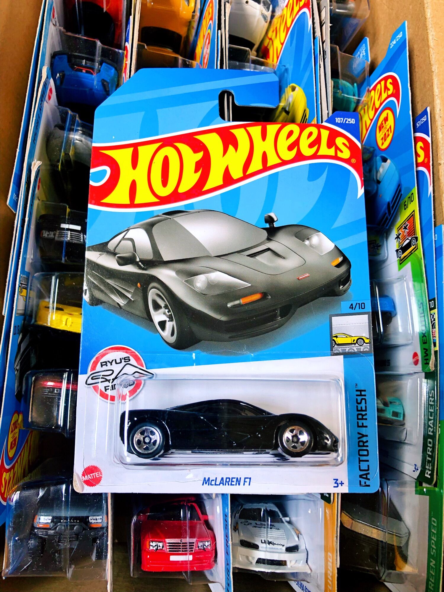Xe mô hình hot wheels tỉ lệ 1:64 "mclaren f1"