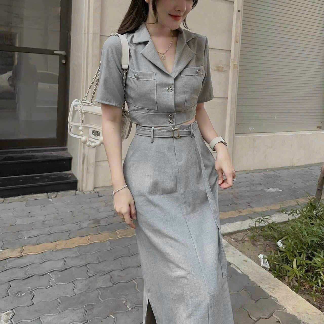Set áo cổ vest kiểu croptop kèm chân váy