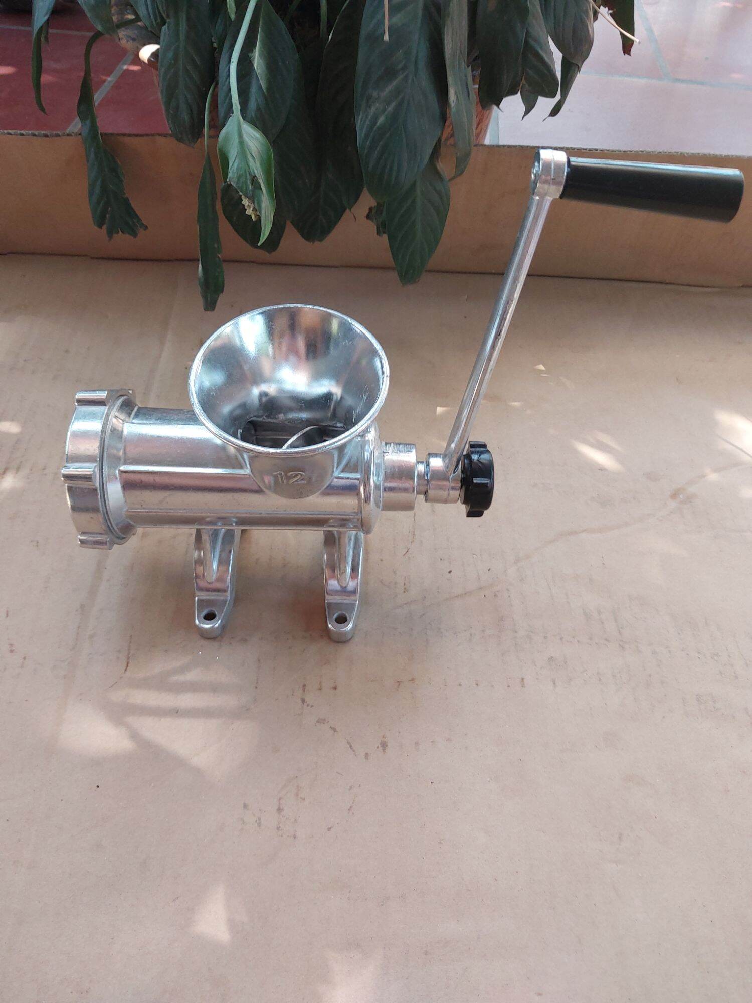 Máy xay thịt quay tay bằng nhôm ( Máy 12 )