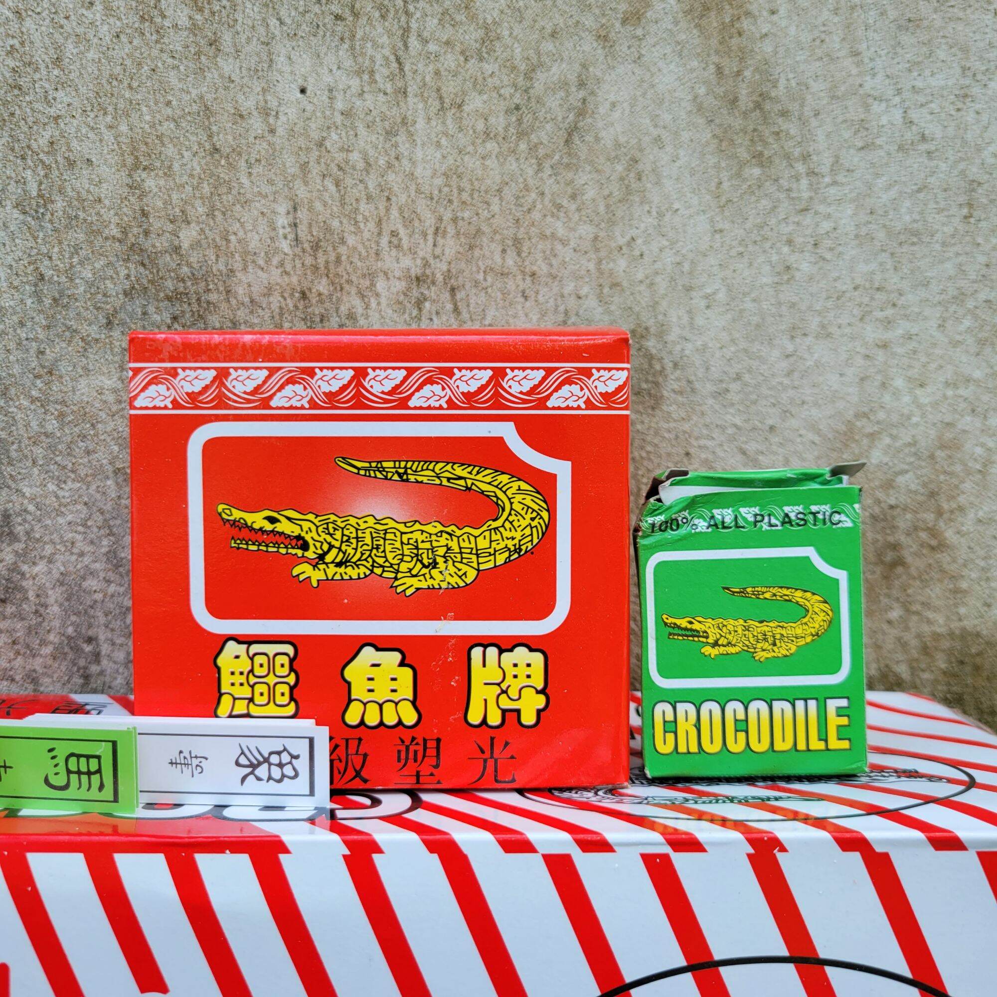 BÀI TỨ SẮT CÁ SẤU 1 HỘP 100 BỘ.