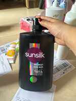 1.6kg sieu to Dầu gội Sunsilk mềm mượt 1.4kg hai màu mới 1.6kg siêu to( chai lớn tiết kiệm)mẫu mới giá mới