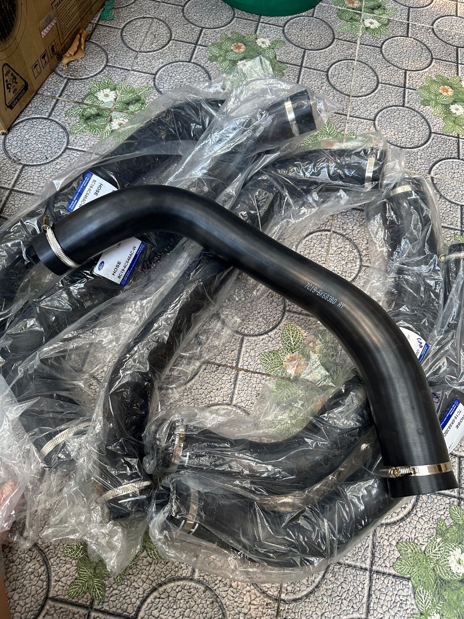 ỐNG TURBO FORD TRANSIT 2010-2021 OEM