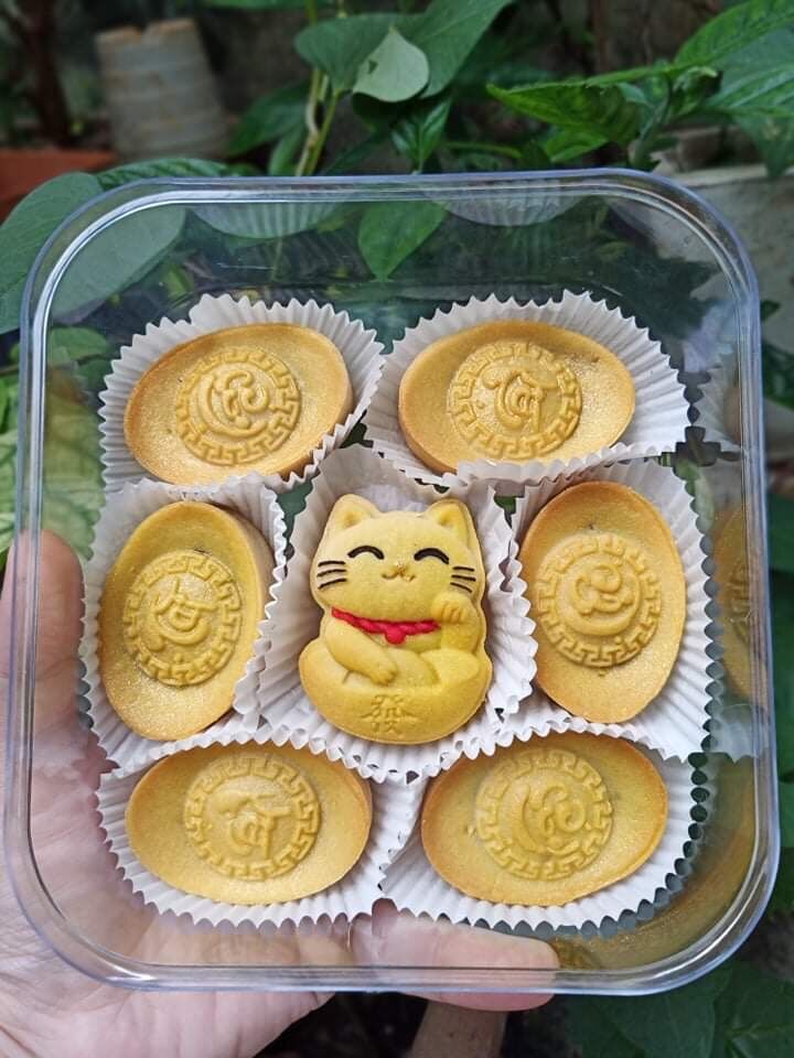 Bánh dứa mèo chiêu tài