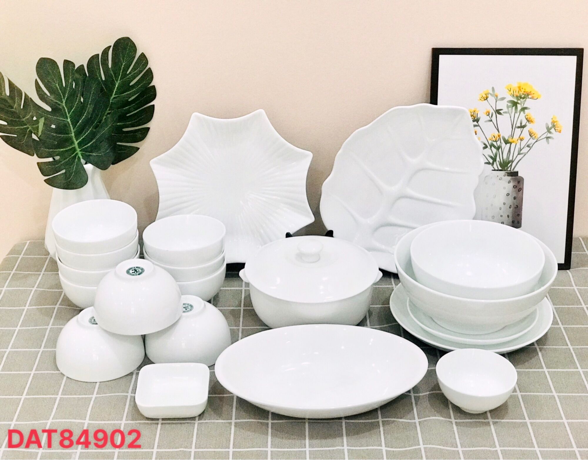 Bộ bát đĩa men trắng ngọc. Gốm sứ Bát Tràng.
