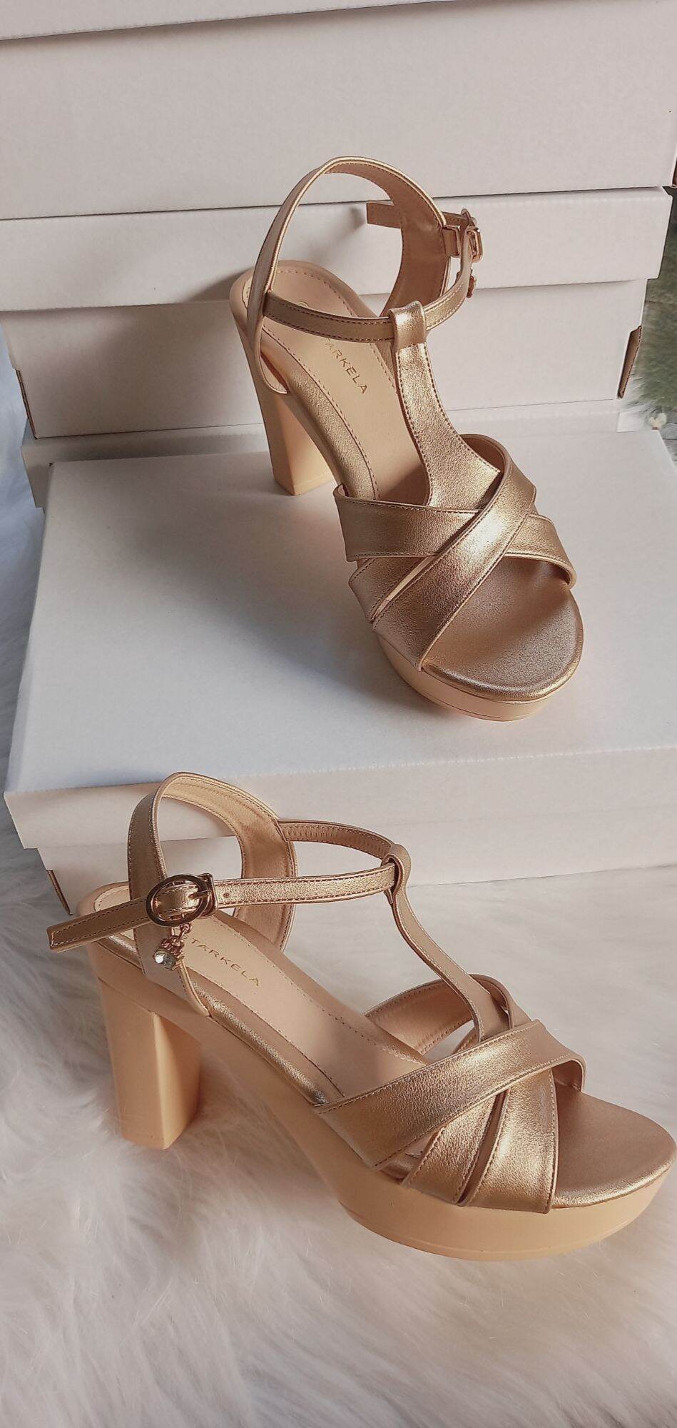 Sandanl nữ cao 9cm.Hậu khóa gài