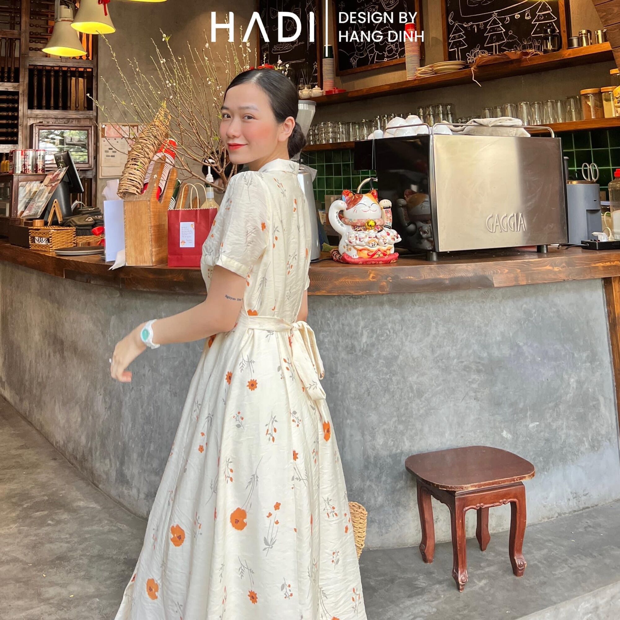 Đầm cổ điển sơmi nút gỗ vải hoa - Lam