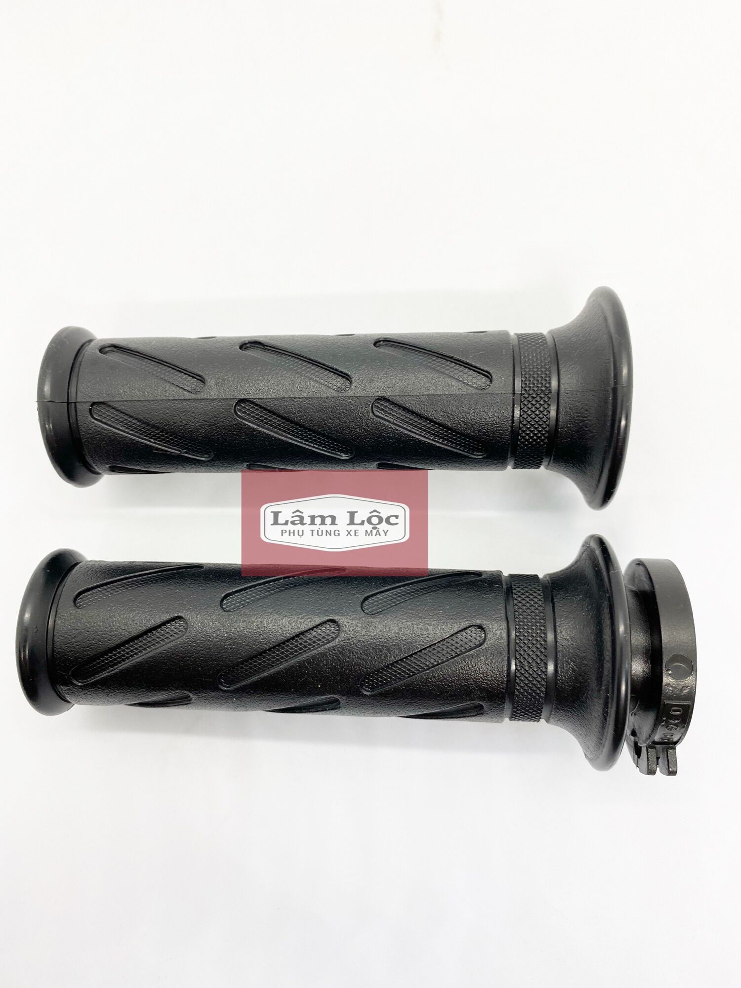 Cặp bao tay ống ga axelo 125 xbike viva 110 smash suzuki chính hãng loại có lổ gắn gù