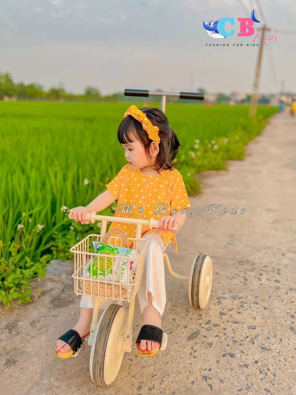 Bà Ba Chấm Bi Kèm Cài Cho Bé Gái 3 Màu